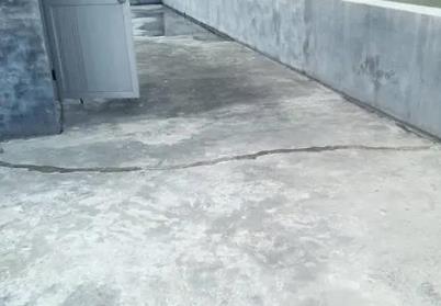 交城楼顶漏水维修公司分享下如何解决卫生间隐蔽部位漏水的问题?